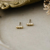 Alignment studs