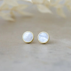 Studs Glee Alluring - mother of pearl