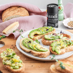 Kanel Bagel Tout Garni de Montréal